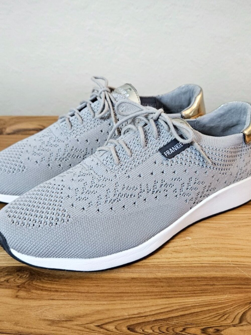 Frankie4 Dimity Sneaker, Size 9.5, Silver Gray, New No Box